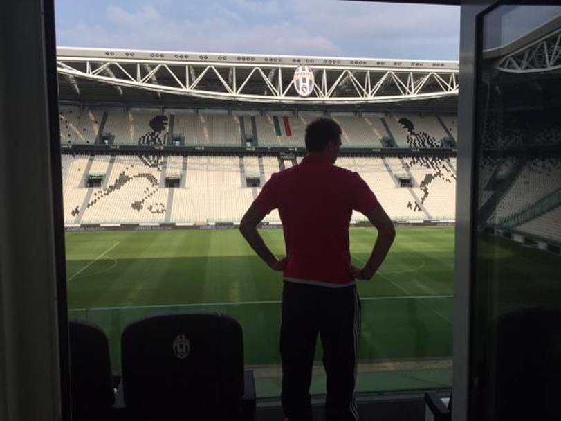Mandzukic si gode la vista dello Juventus Stadium. Twitter